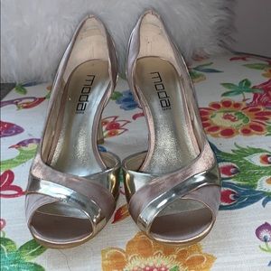 moda spana Metallic Heels